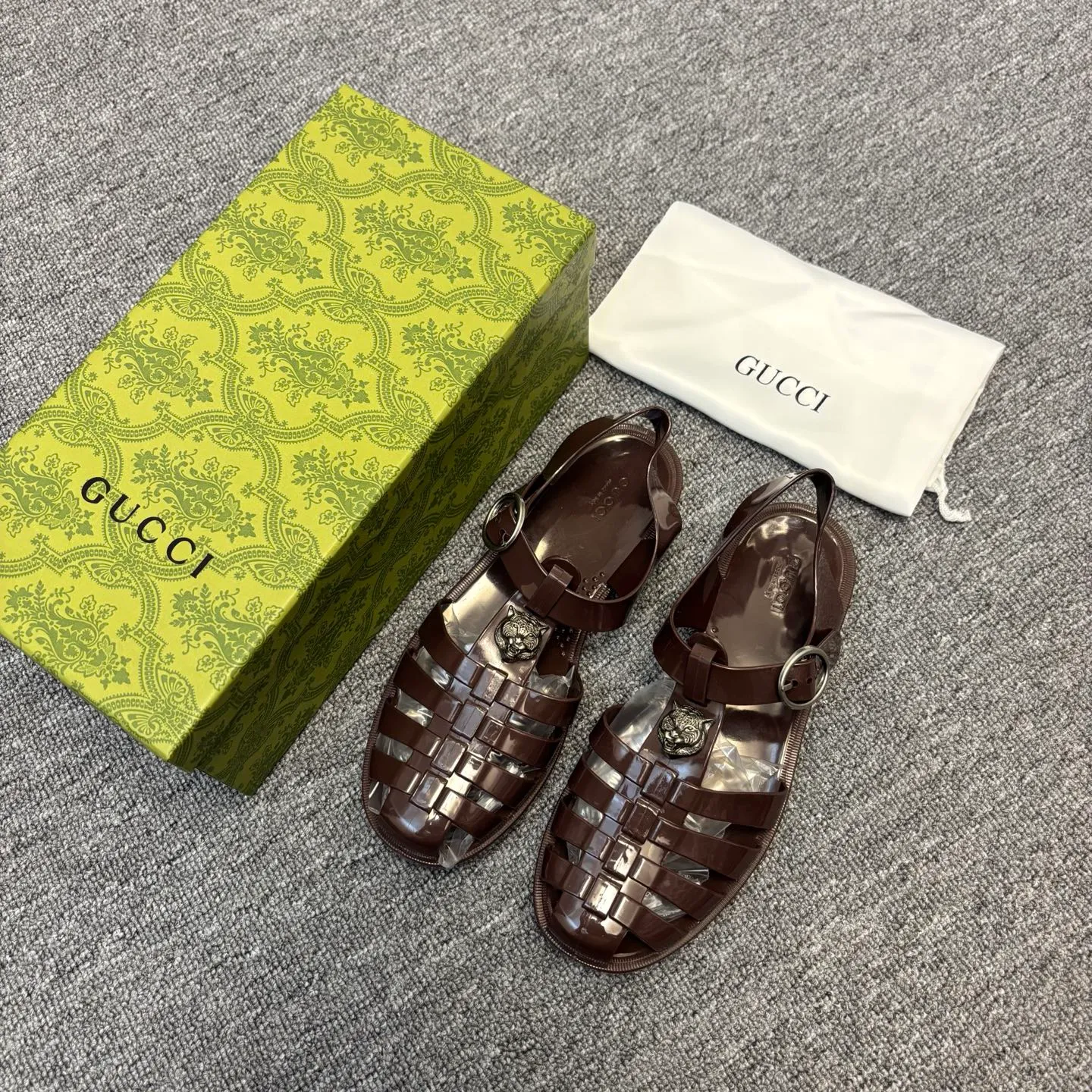 Men's shoes: 260💰[Gucci] sandals, counter quality, top-quality original items, real photos! Original T men's shoes 💰PU material, fine workmanship, comfortable; genuine 1:1 replica Size: 36 ~ 46